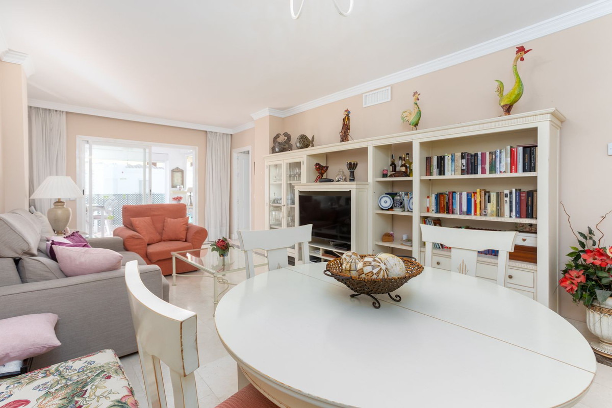 2 Bed Apartment for sale in San Pedro De Alcántara Costa Del Sol, Málaga, Spain