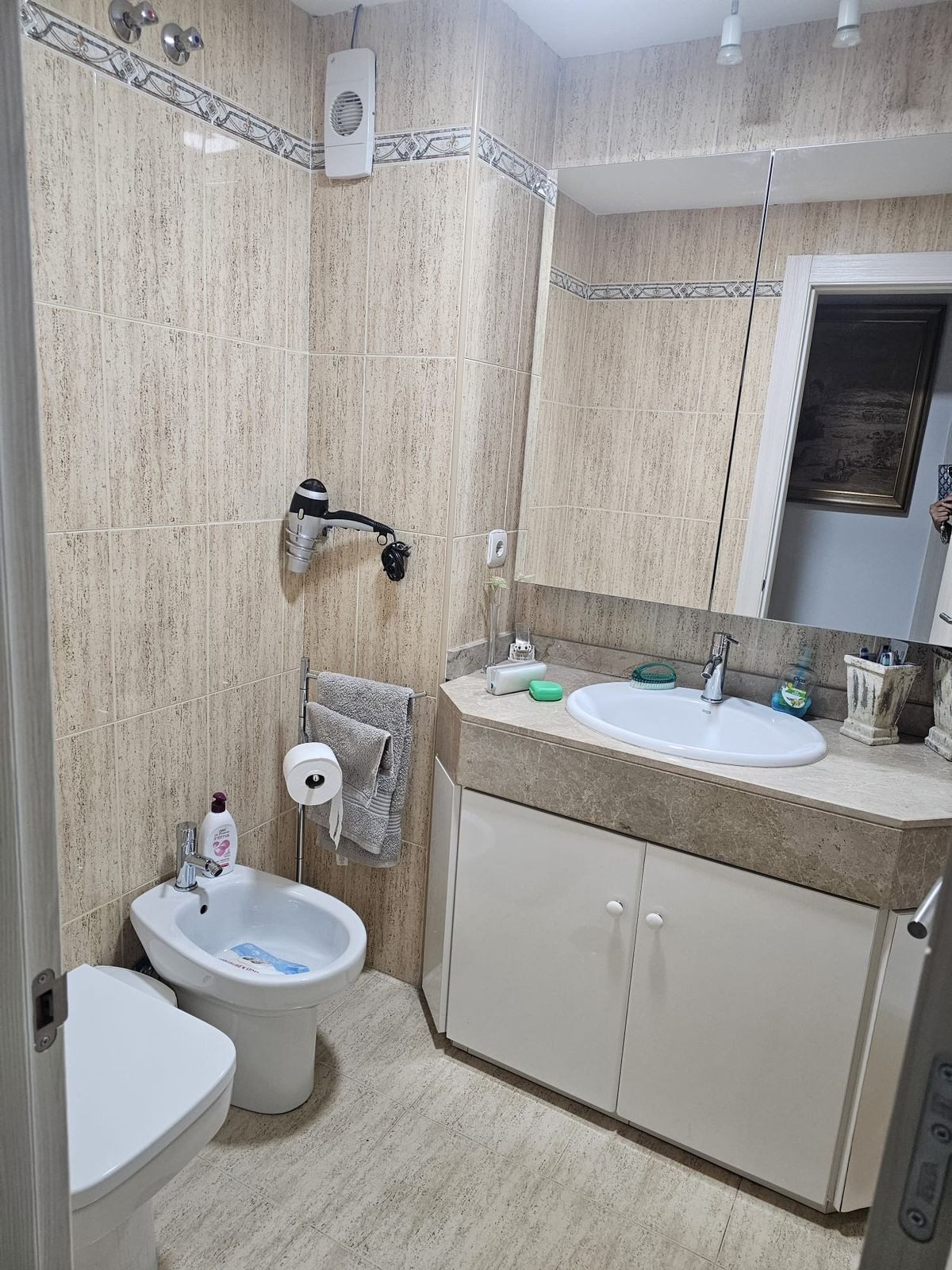 3 Bed Apartment for sale in Fuengirola Costa Del Sol, Málaga, Spain