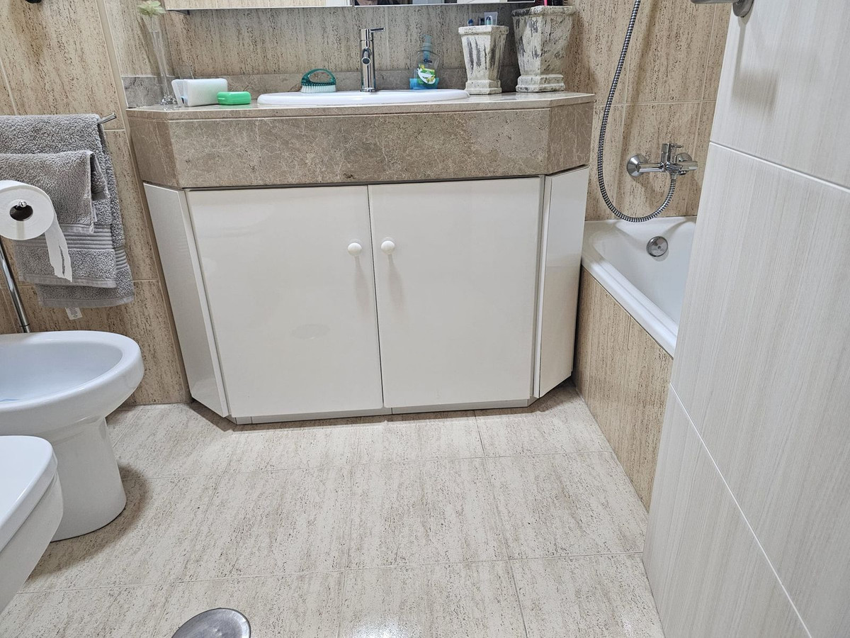 3 Bed Apartment for sale in Fuengirola Costa Del Sol, Málaga, Spain
