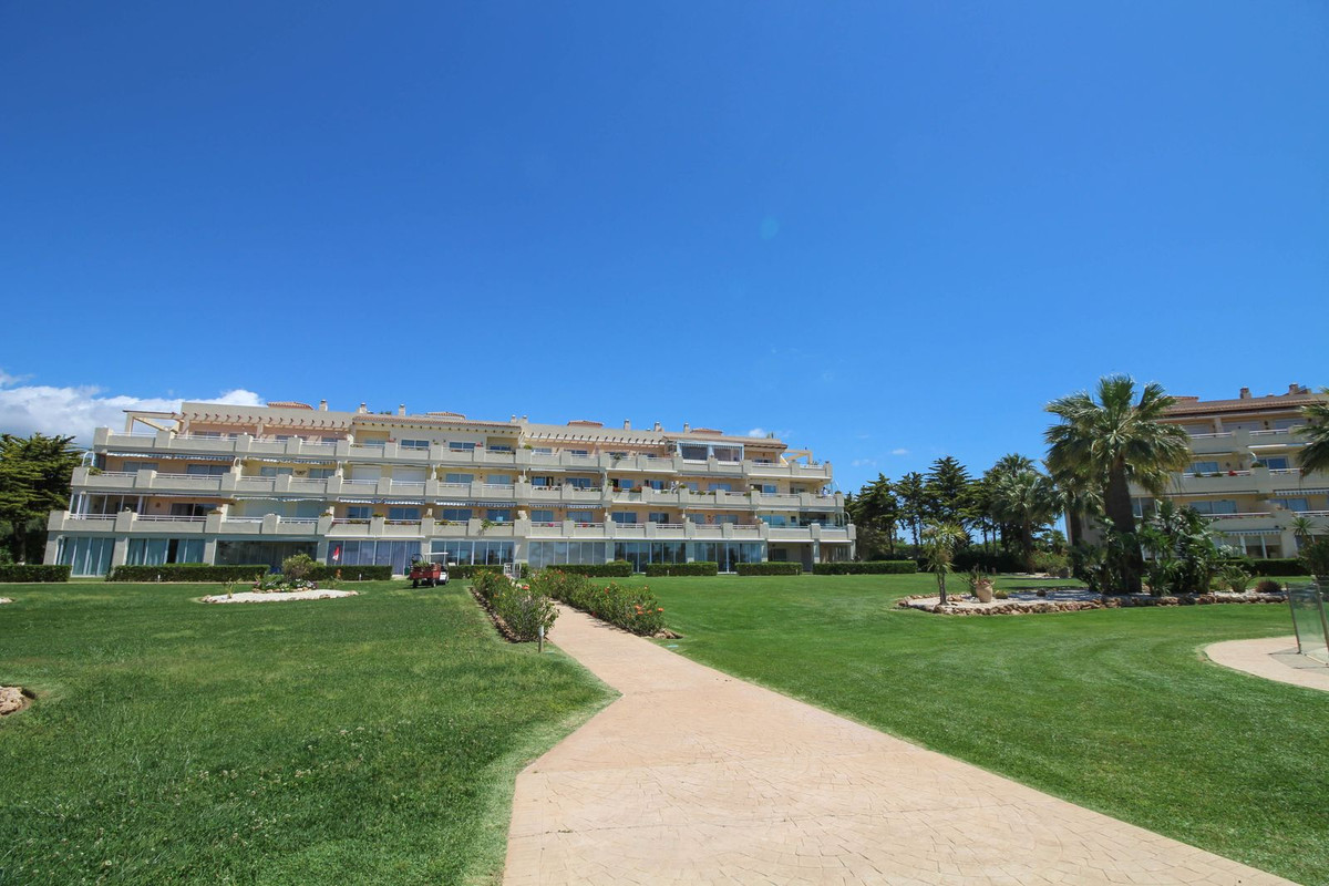 3 Bed Apartment for sale in El Chaparral Costa Del Sol, Málaga, Spain
