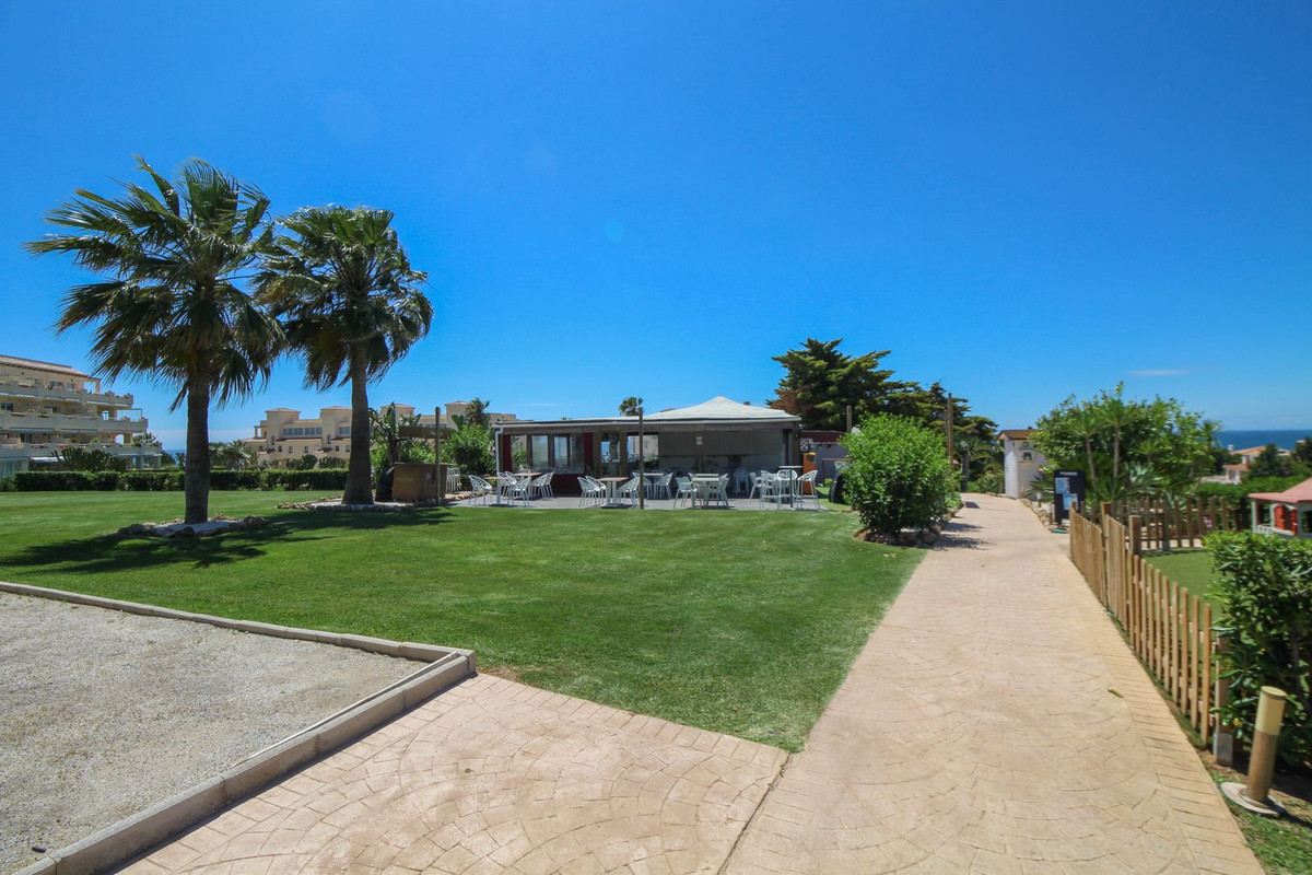 3 Bed Apartment for sale in El Chaparral Costa Del Sol, Málaga, Spain