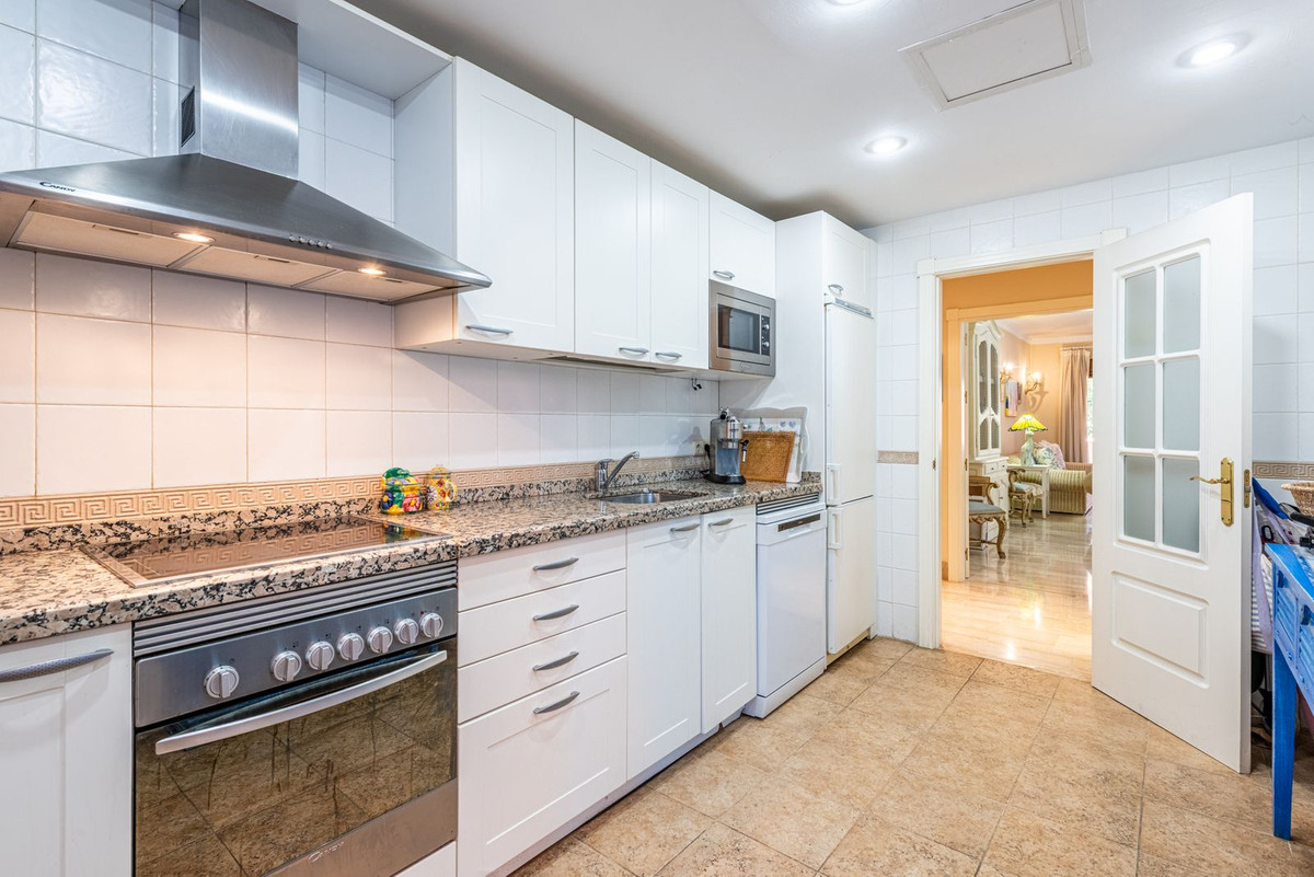 2 Bed Apartment for sale in Guadalmina Baja Costa Del Sol, Málaga, Spain
