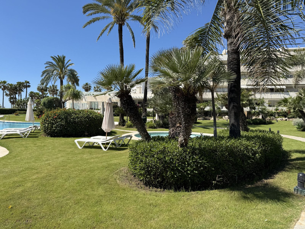 Se vende Apartamento Planta Baja de 3 dormitorios en Costa Del Sol, Málaga, España