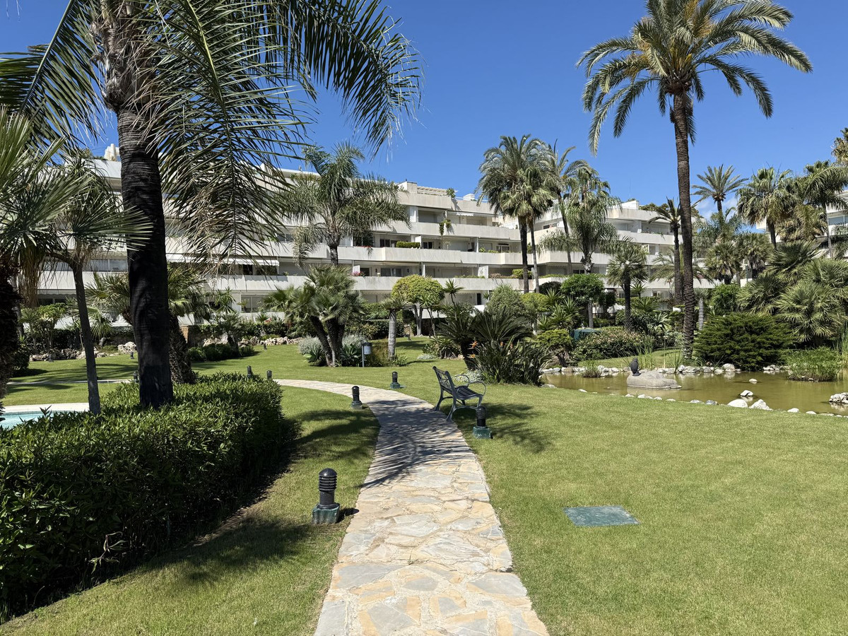 Se vende Apartamento Planta Baja de 3 dormitorios en Costa Del Sol, Málaga, España
