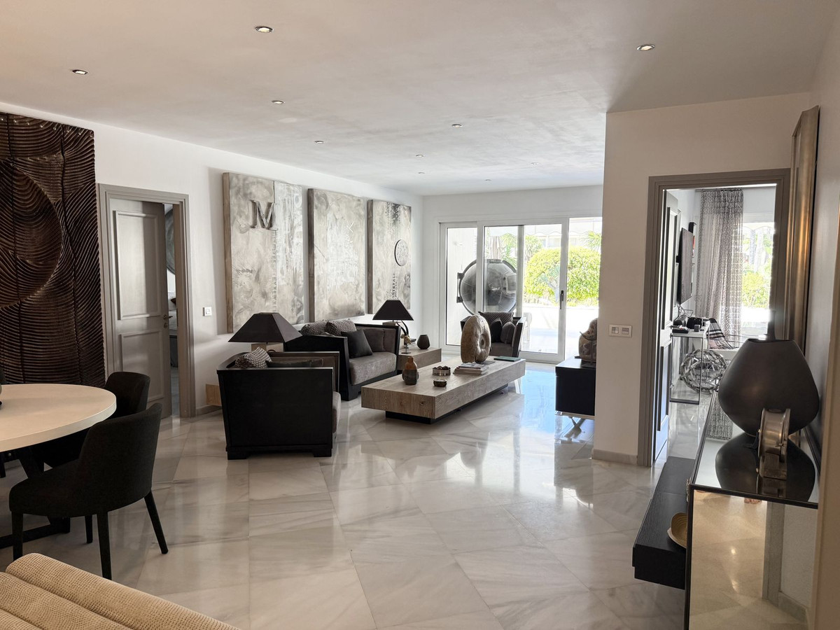 Se vende Apartamento Planta Baja de 3 dormitorios en Costa Del Sol, Málaga, España
