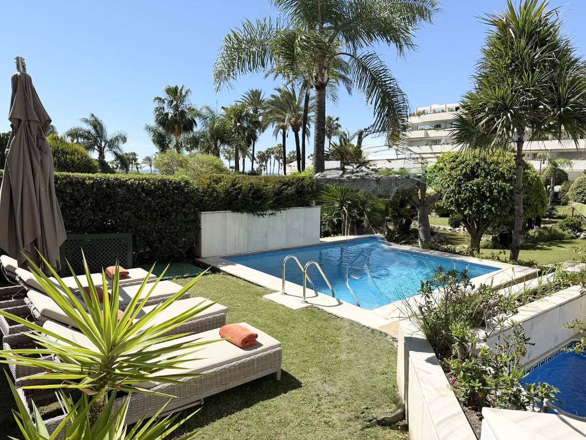 Se vende Apartamento Planta Baja de 3 dormitorios en Costa Del Sol, Málaga, España