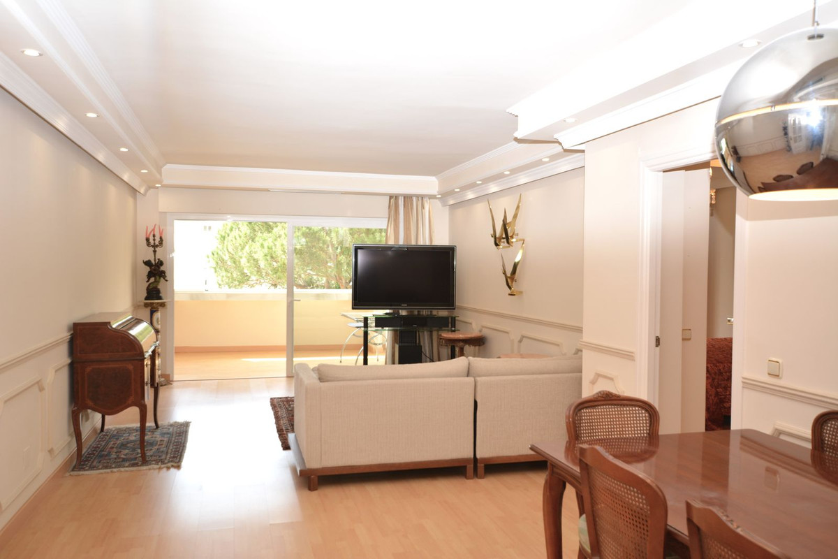 3 Bed Apartment for sale in Marbella Costa Del Sol, Málaga, Spain