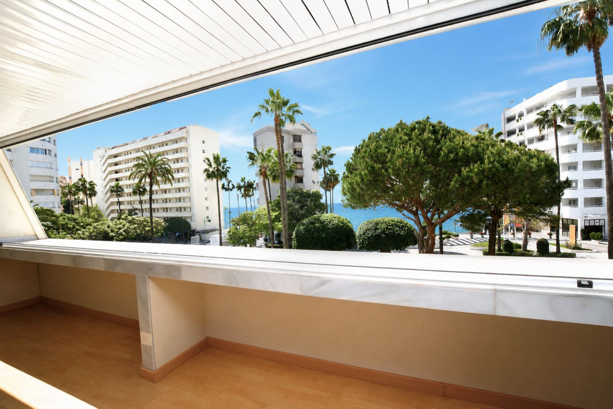 3 Bed Apartment for sale in Marbella Costa Del Sol, Málaga, Spain