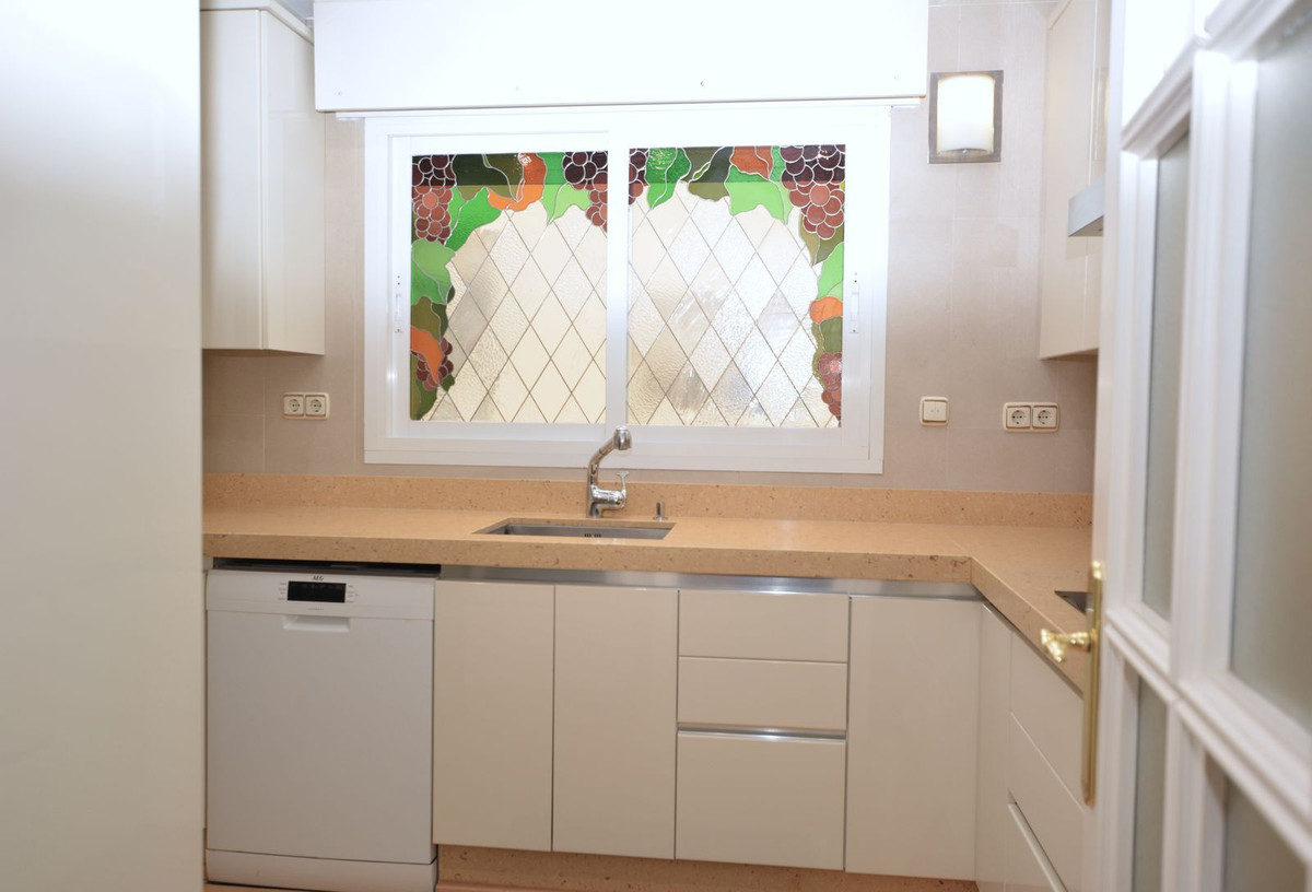 3 Bed Apartment for sale in Marbella Costa Del Sol, Málaga, Spain