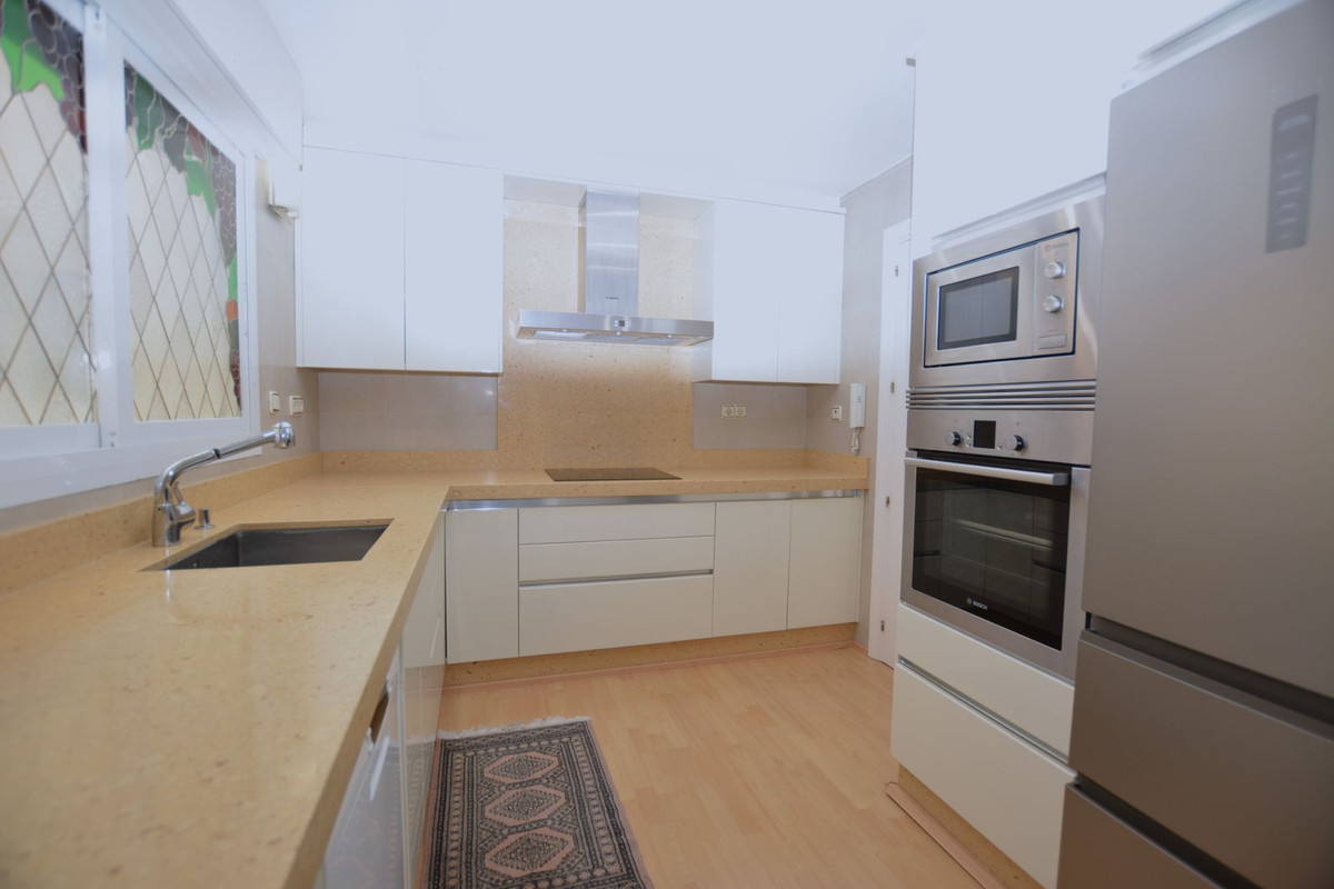 3 Bed Apartment for sale in Marbella Costa Del Sol, Málaga, Spain