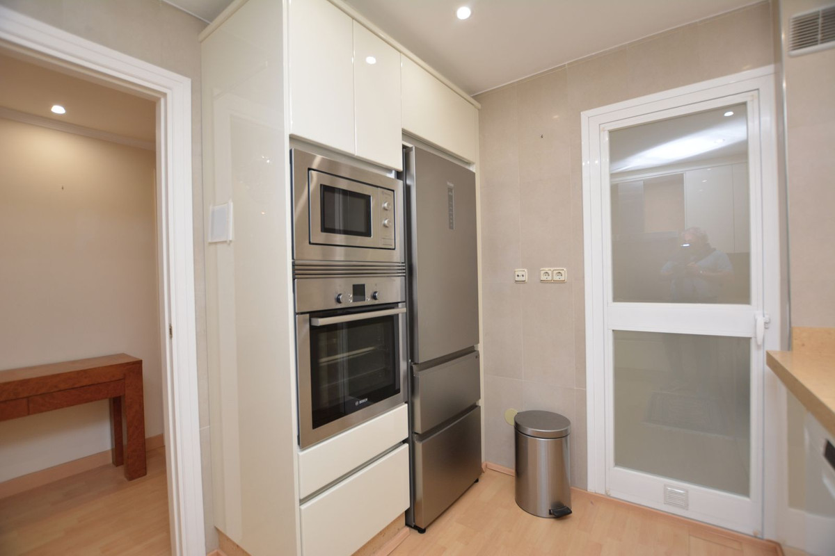 3 Bed Apartment for sale in Marbella Costa Del Sol, Málaga, Spain