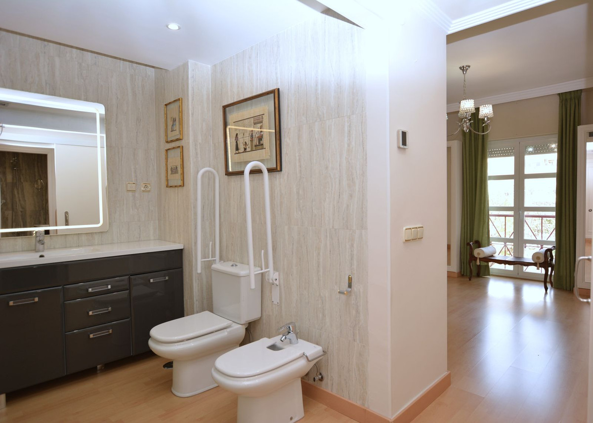 3 Bed Apartment for sale in Marbella Costa Del Sol, Málaga, Spain