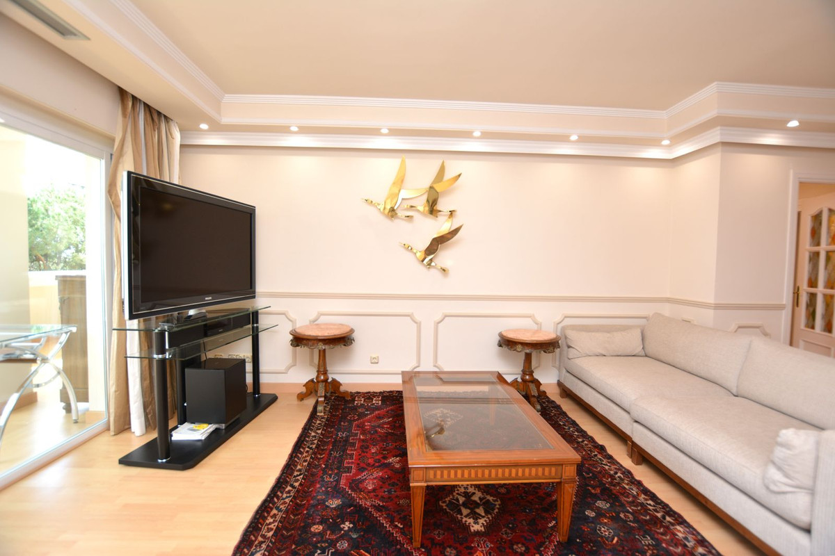 3 Bed Apartment for sale in Marbella Costa Del Sol, Málaga, Spain