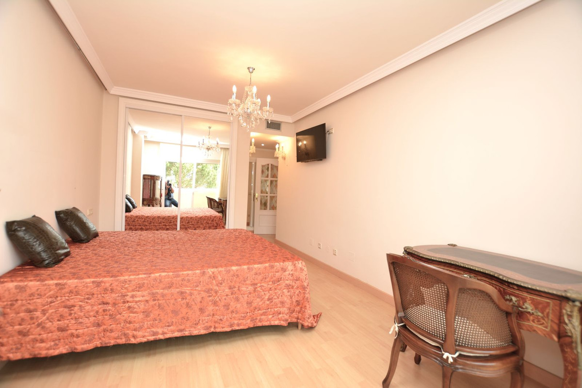3 Bed Apartment for sale in Marbella Costa Del Sol, Málaga, Spain