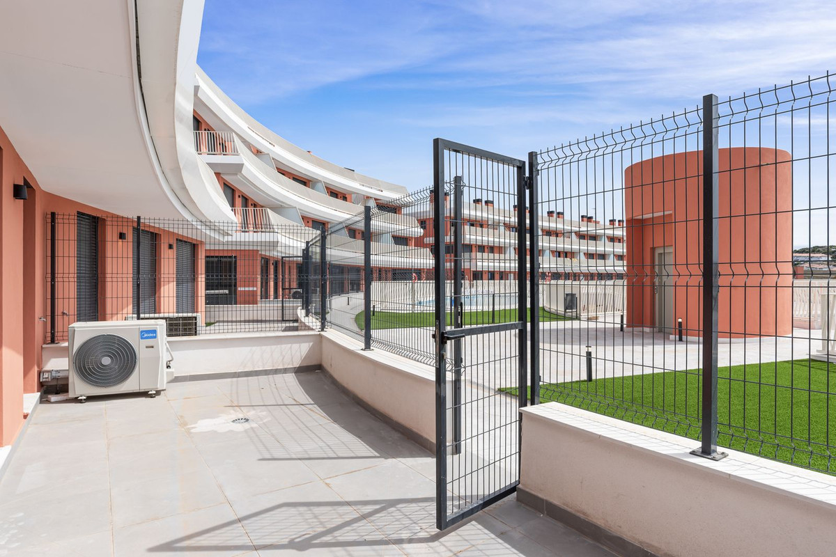Se vende Apartamento Planta Baja de 3 dormitorios en Costa Del Sol, Málaga, España