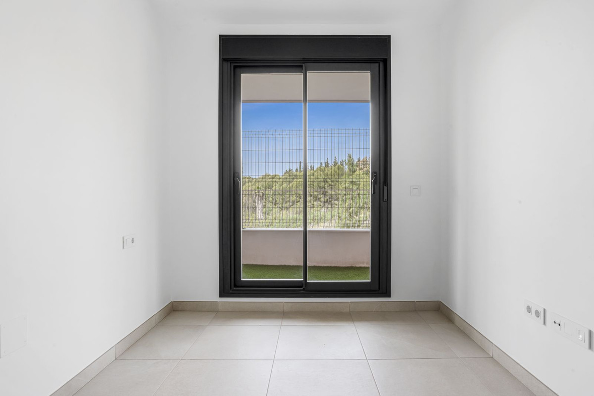 Se vende Apartamento Planta Baja de 3 dormitorios en Costa Del Sol, Málaga, España