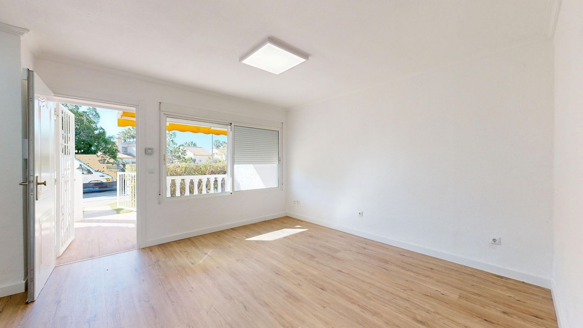 2 Bed Apartment for sale in Villamartin Costa Blanca, Alicante, Spain