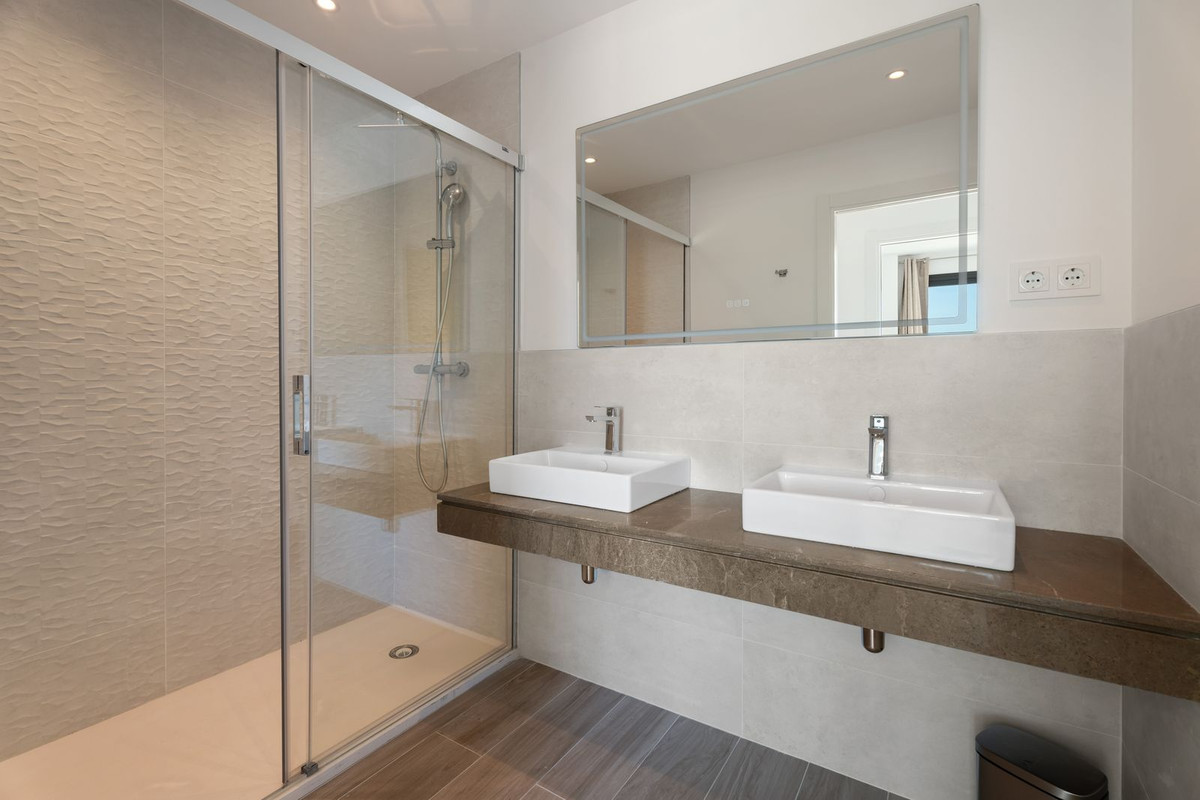 4 Bed Apartment for sale in La Cala De Mijas Costa Del Sol, Málaga, Spain