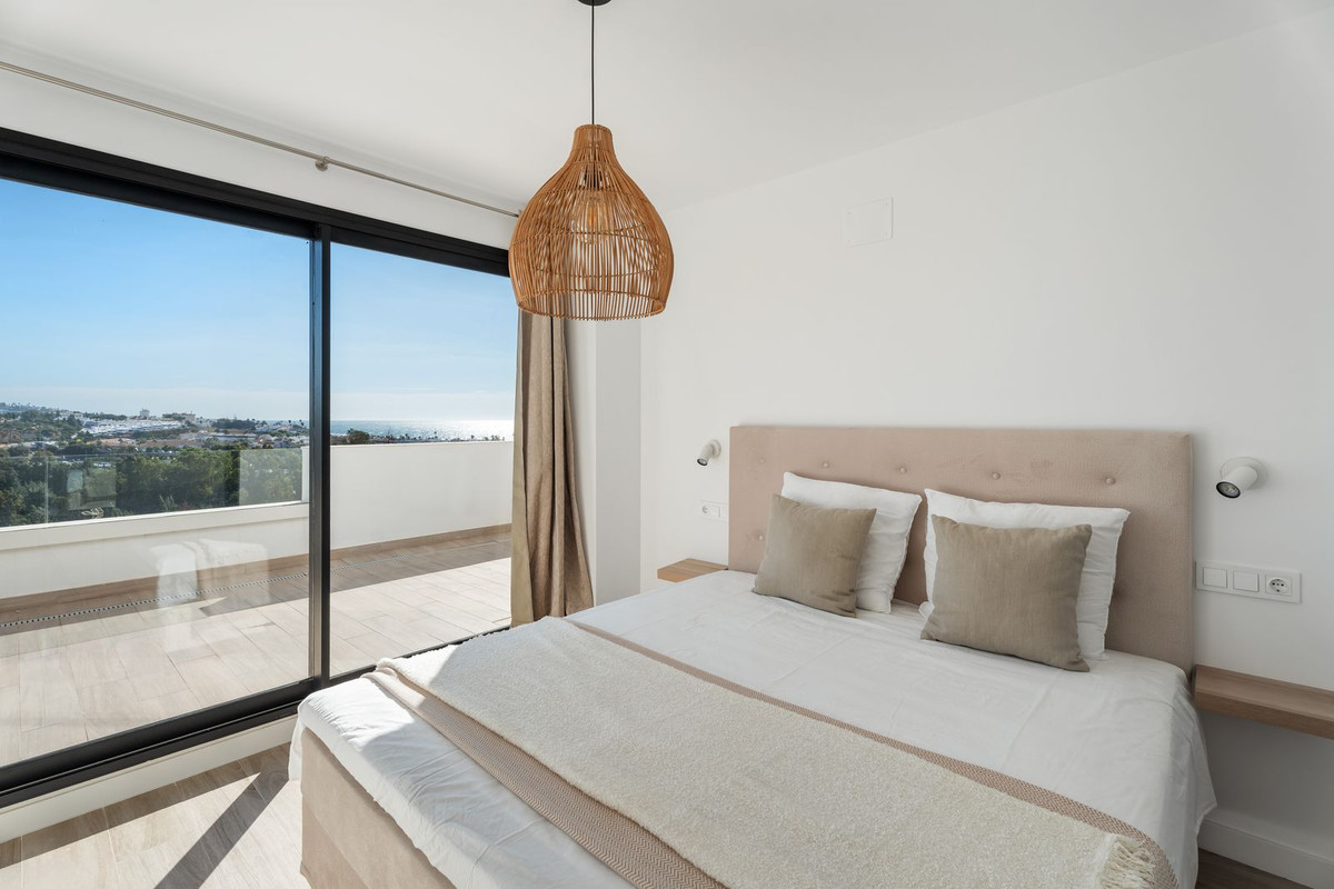 4 Bed Apartment for sale in La Cala De Mijas Costa Del Sol, Málaga, Spain