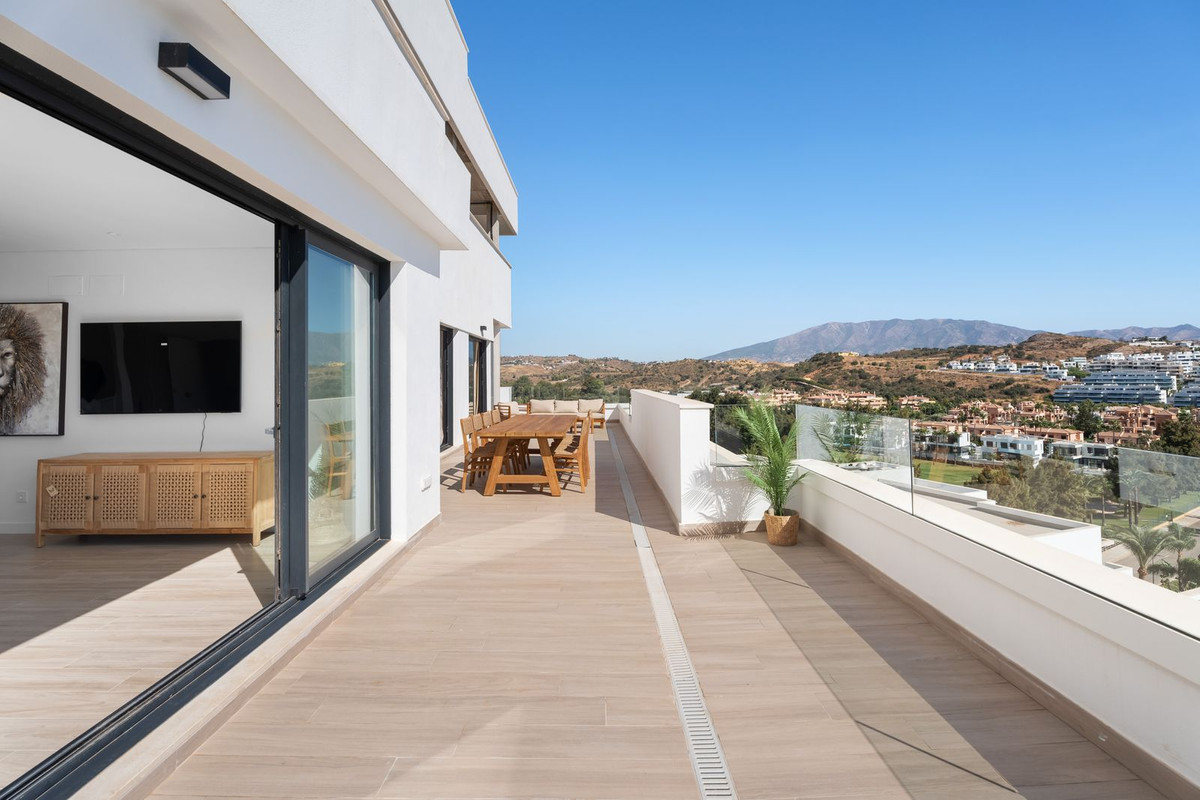 4 Bed Apartment for sale in La Cala De Mijas Costa Del Sol, Málaga, Spain