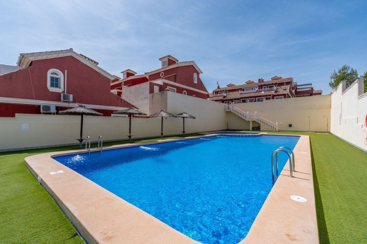 Se vende Pareada de 3 dormitorios en Costa Blanca, Alicante, España