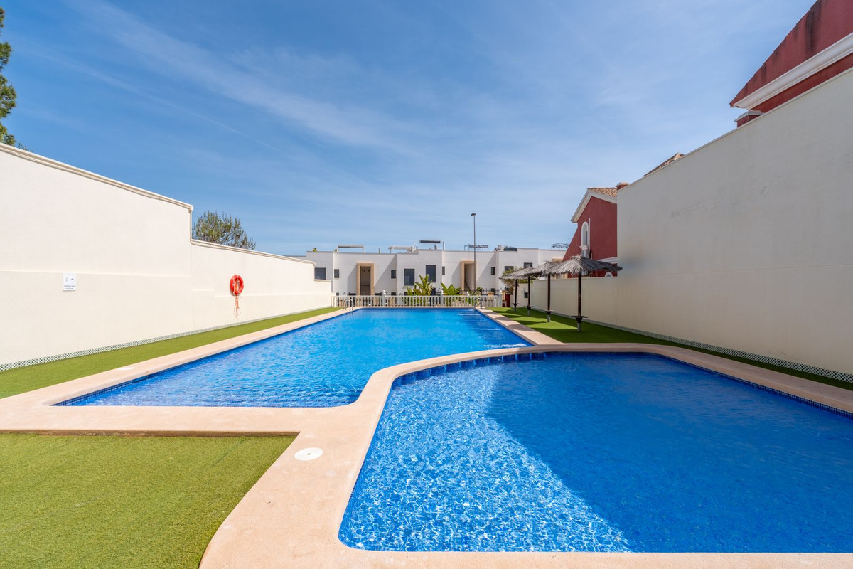 Se vende Pareada de 3 dormitorios en Costa Blanca, Alicante, España