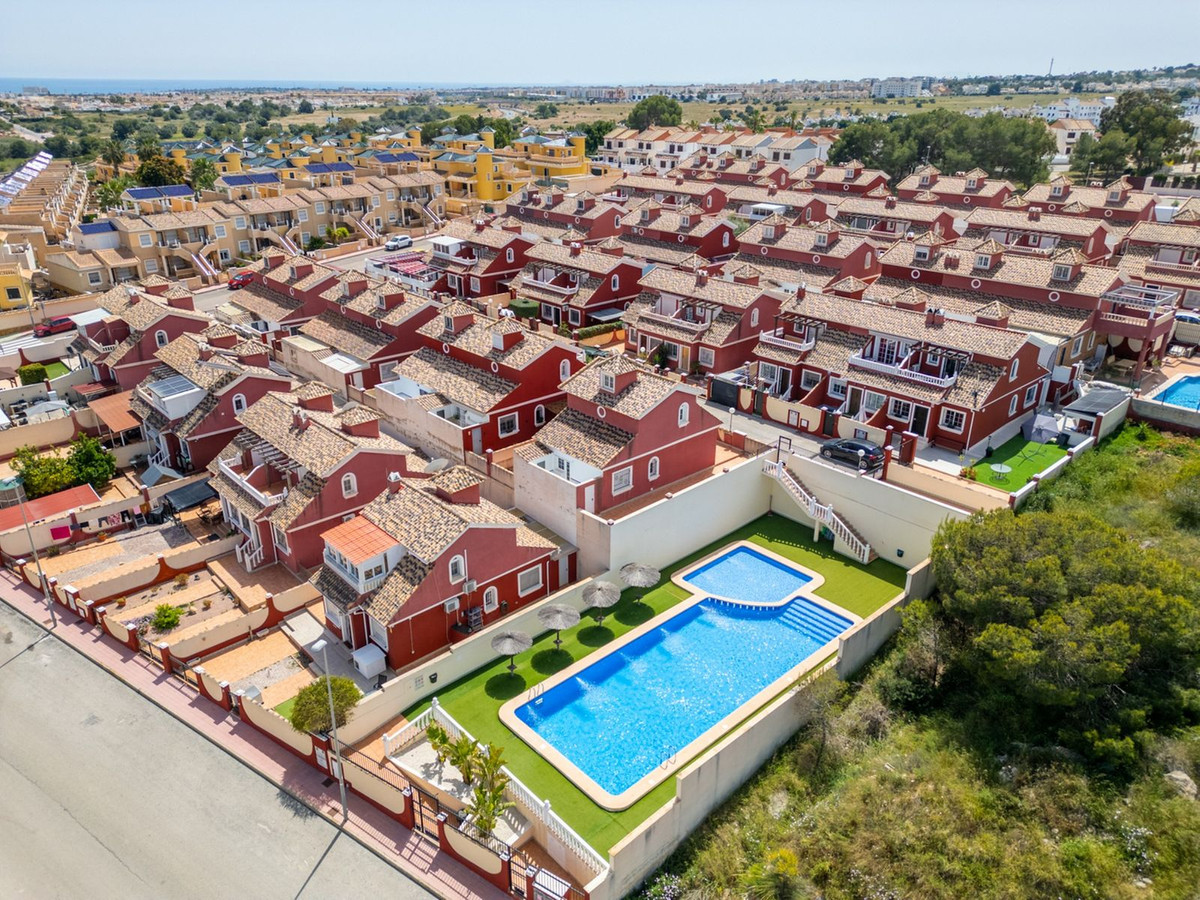 Se vende Pareada de 3 dormitorios en Costa Blanca, Alicante, España