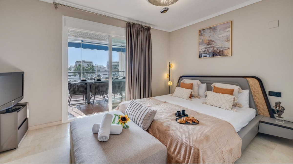 4 Bed Apartment for sale in Puerto Banús Costa Del Sol, Málaga, Spain