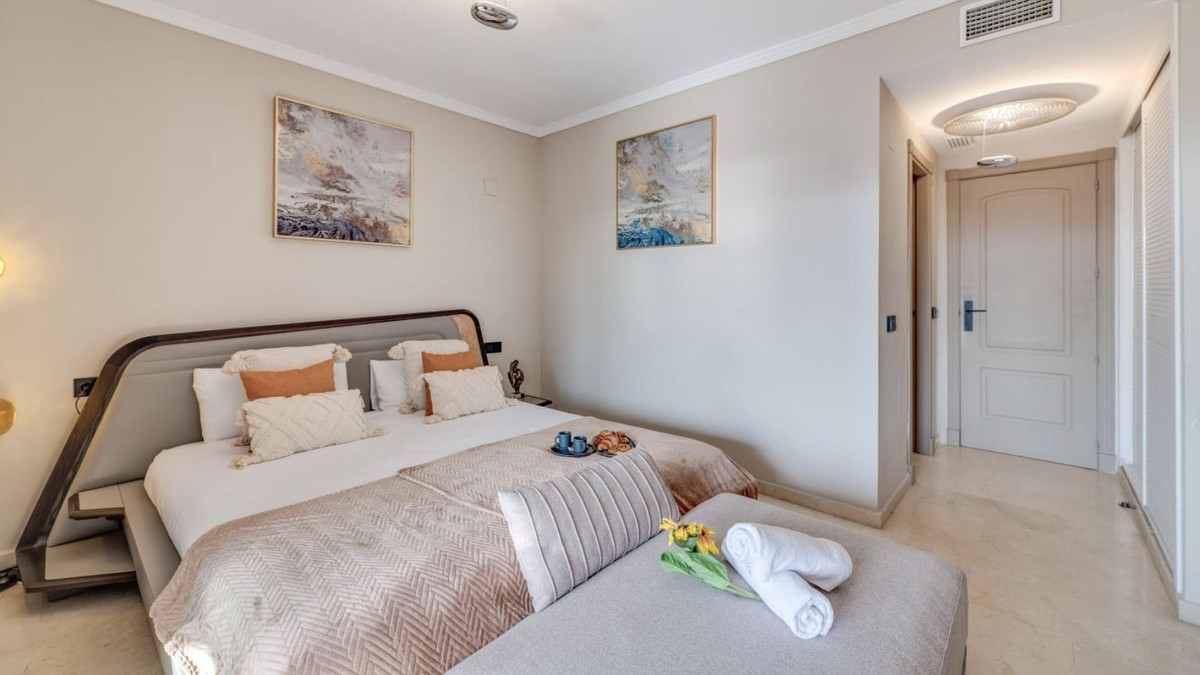 4 Bed Apartment for sale in Puerto Banús Costa Del Sol, Málaga, Spain