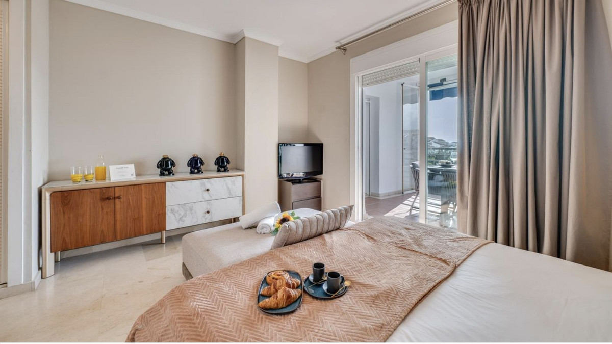 4 Bed Apartment for sale in Puerto Banús Costa Del Sol, Málaga, Spain