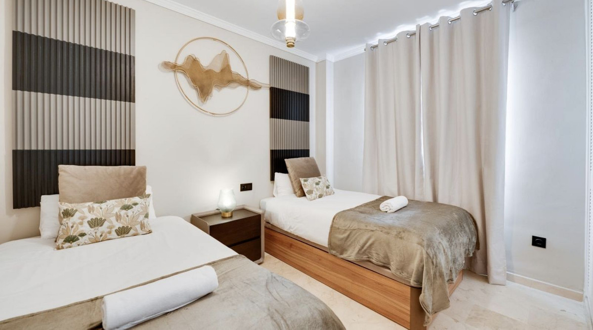 4 Bed Apartment for sale in Puerto Banús Costa Del Sol, Málaga, Spain