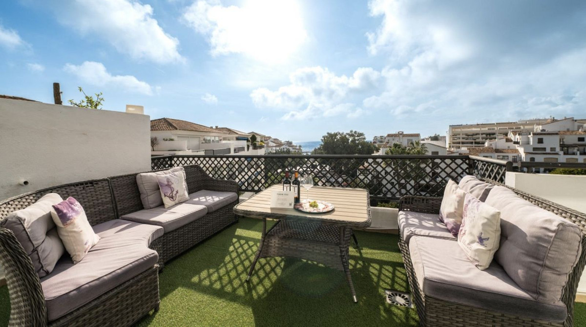 4 Bed Apartment for sale in Puerto Banús Costa Del Sol, Málaga, Spain