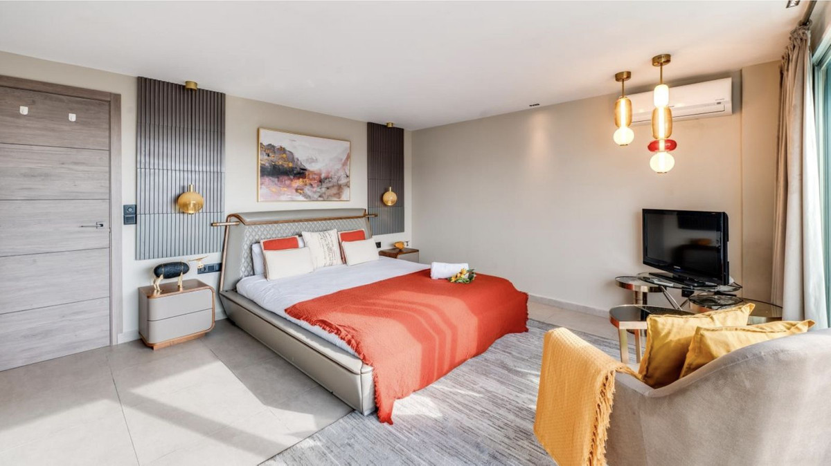 4 Bed Apartment for sale in Puerto Banús Costa Del Sol, Málaga, Spain