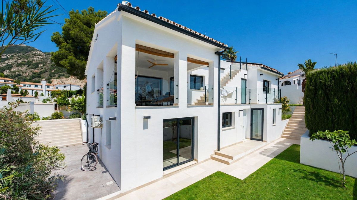 4 Bed Townhouse for sale in La Capellania Costa Del Sol, Málaga, Spain