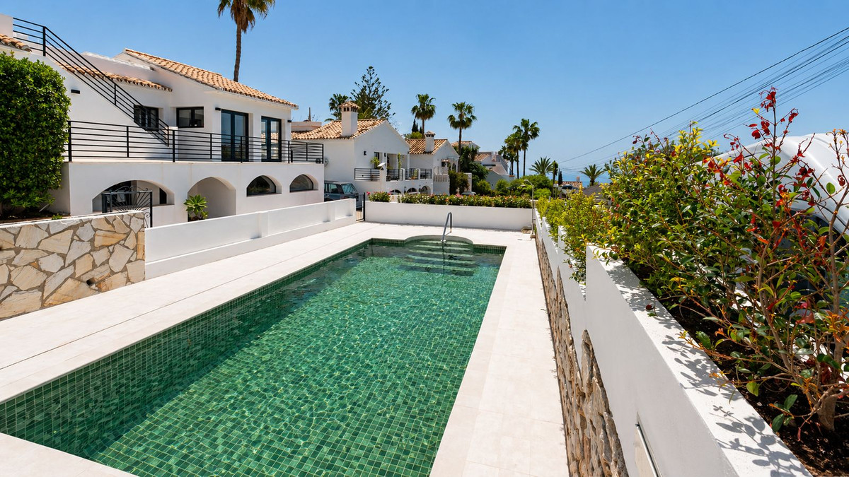 4 Bed Townhouse for sale in La Capellania Costa Del Sol, Málaga, Spain