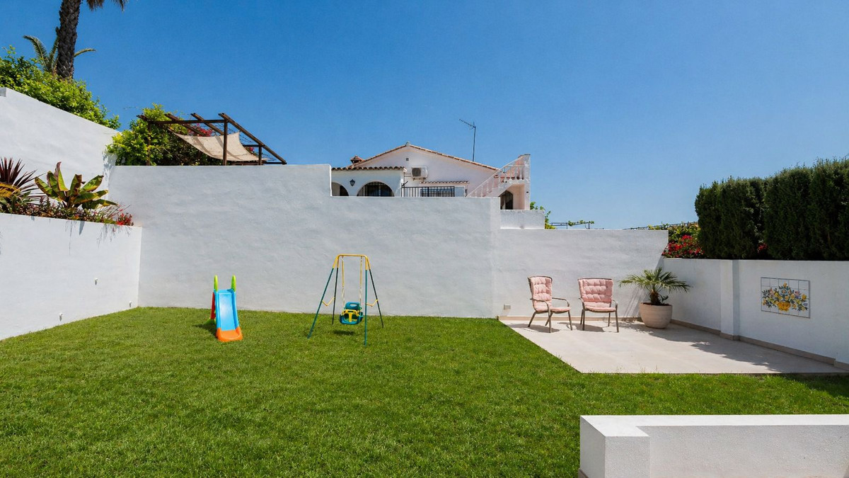 4 Bed Townhouse for sale in La Capellania Costa Del Sol, Málaga, Spain