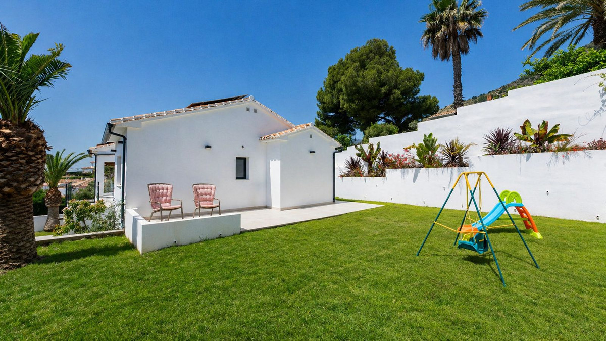 4 Bed Townhouse for sale in La Capellania Costa Del Sol, Málaga, Spain