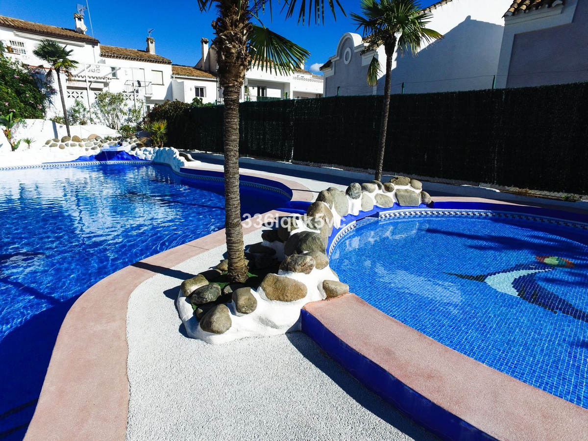 Se vende Apartamento en Planta Última de 1 dormitorios en Costa Del Sol, Málaga, España