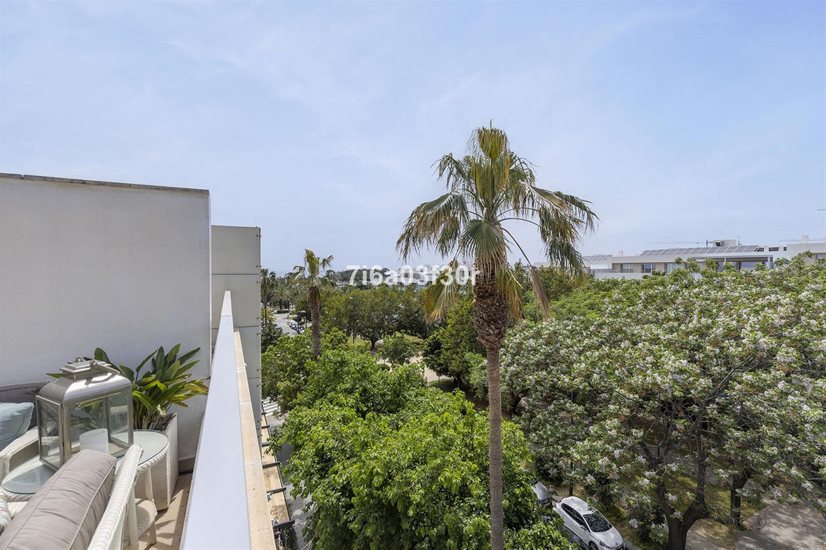 3 Bed Apartment for sale in San Pedro De Alcántara Costa Del Sol, Málaga, Spain