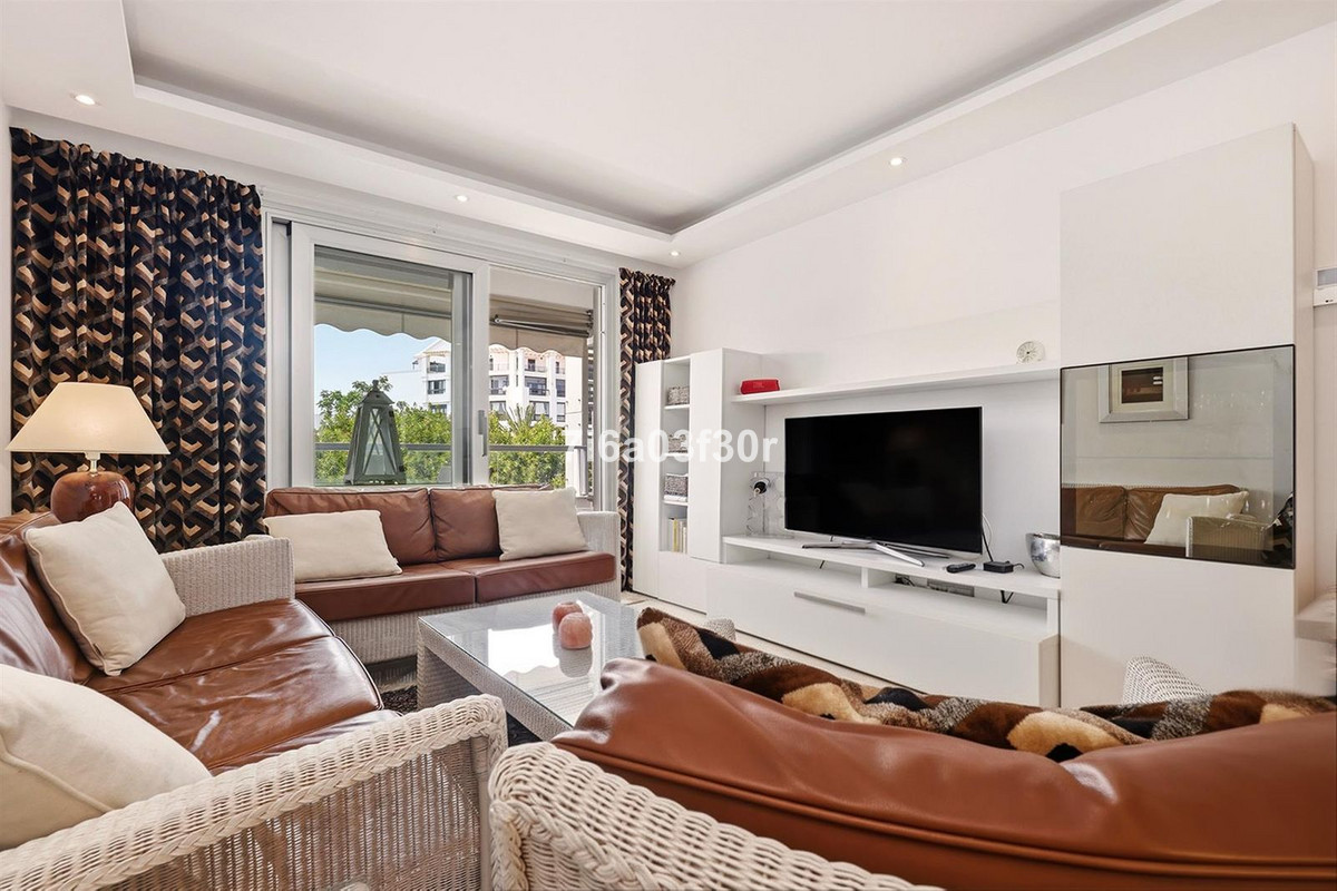3 Bed Apartment for sale in San Pedro De Alcántara Costa Del Sol, Málaga, Spain
