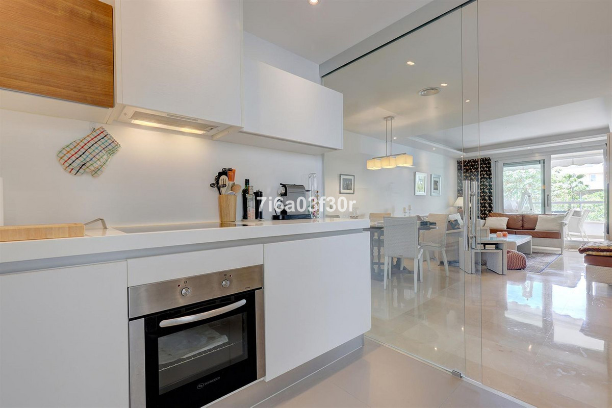 3 Bed Apartment for sale in San Pedro De Alcántara Costa Del Sol, Málaga, Spain