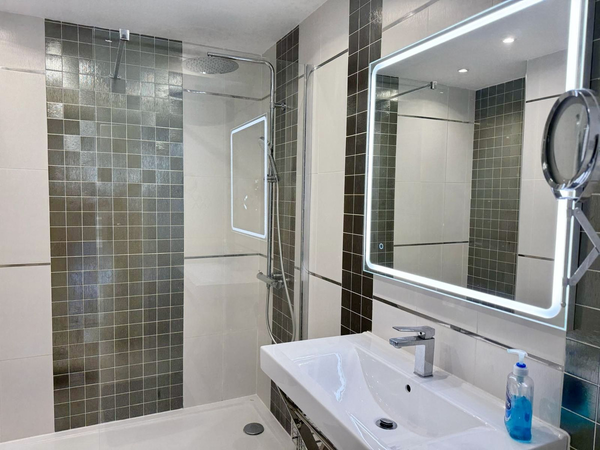 2 Bed Apartment for sale in Elviria Costa Del Sol, Málaga, Spain
