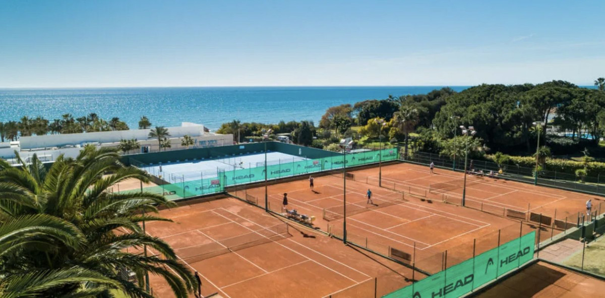 2 Bed Apartment for sale in Elviria Costa Del Sol, Málaga, Spain