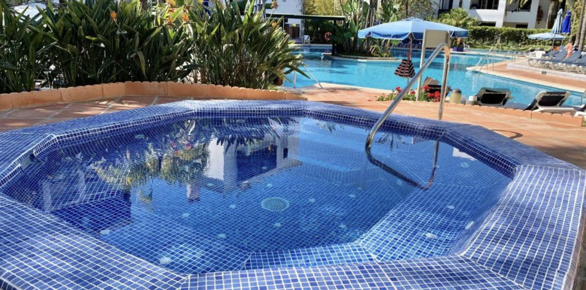 2 Bed Apartment for sale in Elviria Costa Del Sol, Málaga, Spain