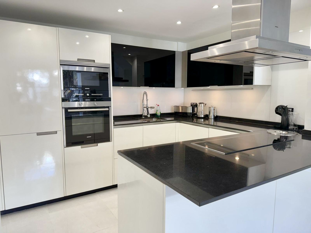 2 Bed Apartment for sale in Elviria Costa Del Sol, Málaga, Spain