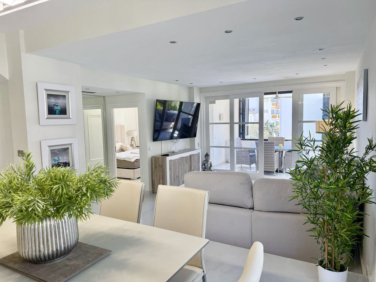 2 Bed Apartment for sale in Elviria Costa Del Sol, Málaga, Spain