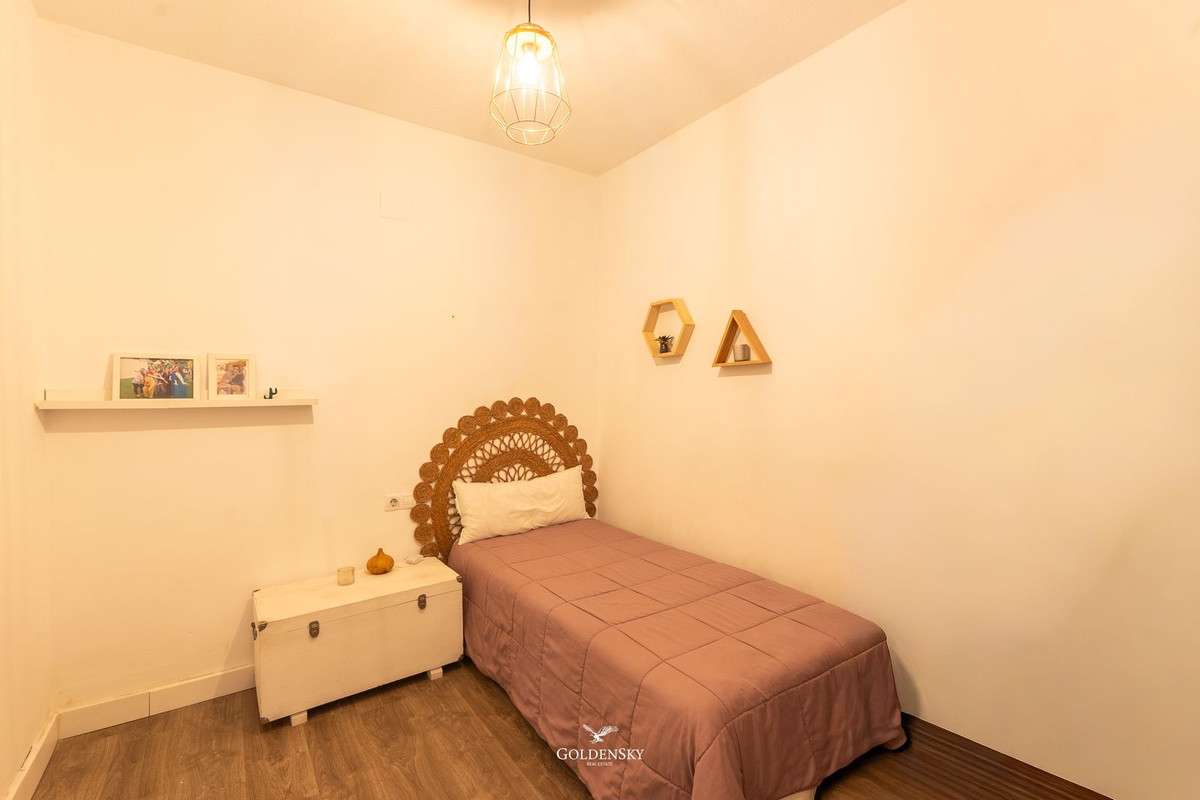 Se vende Apartamento Planta Media de 2 dormitorios en Costa Del Sol, Málaga, España