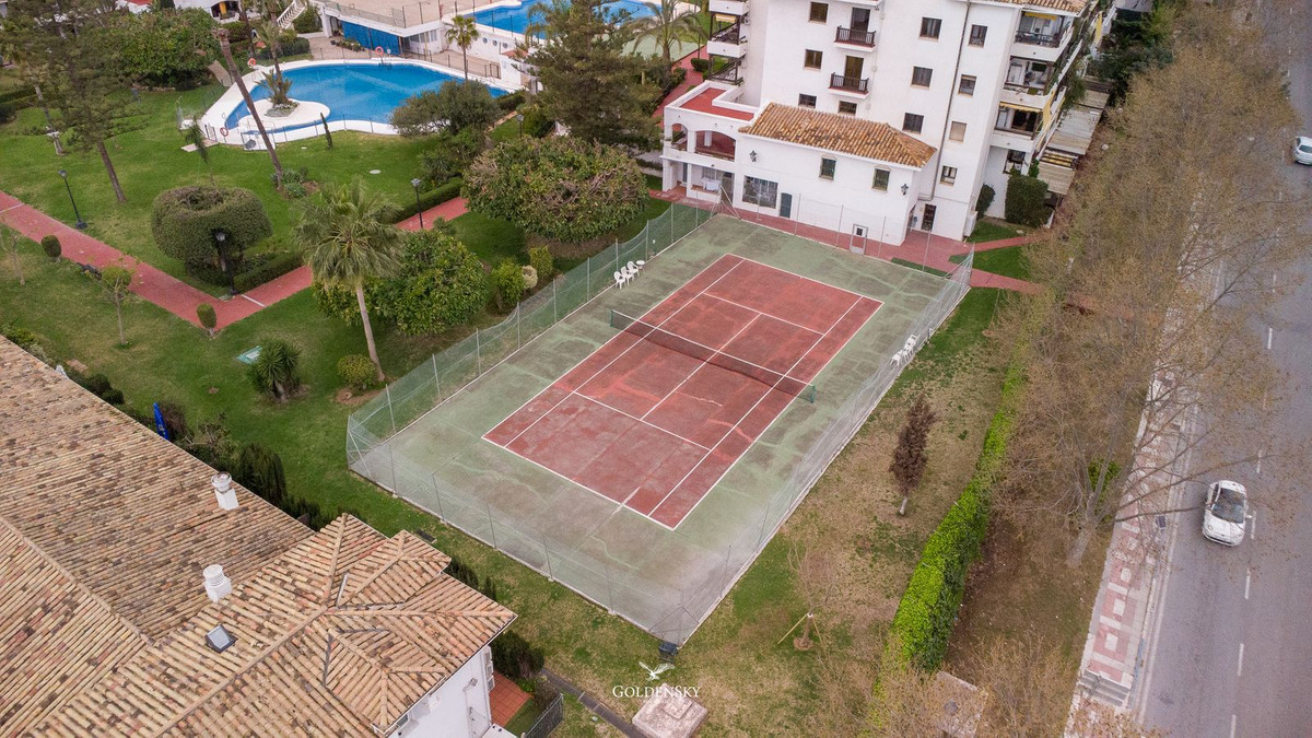 Se vende Apartamento Planta Media de 2 dormitorios en Costa Del Sol, Málaga, España