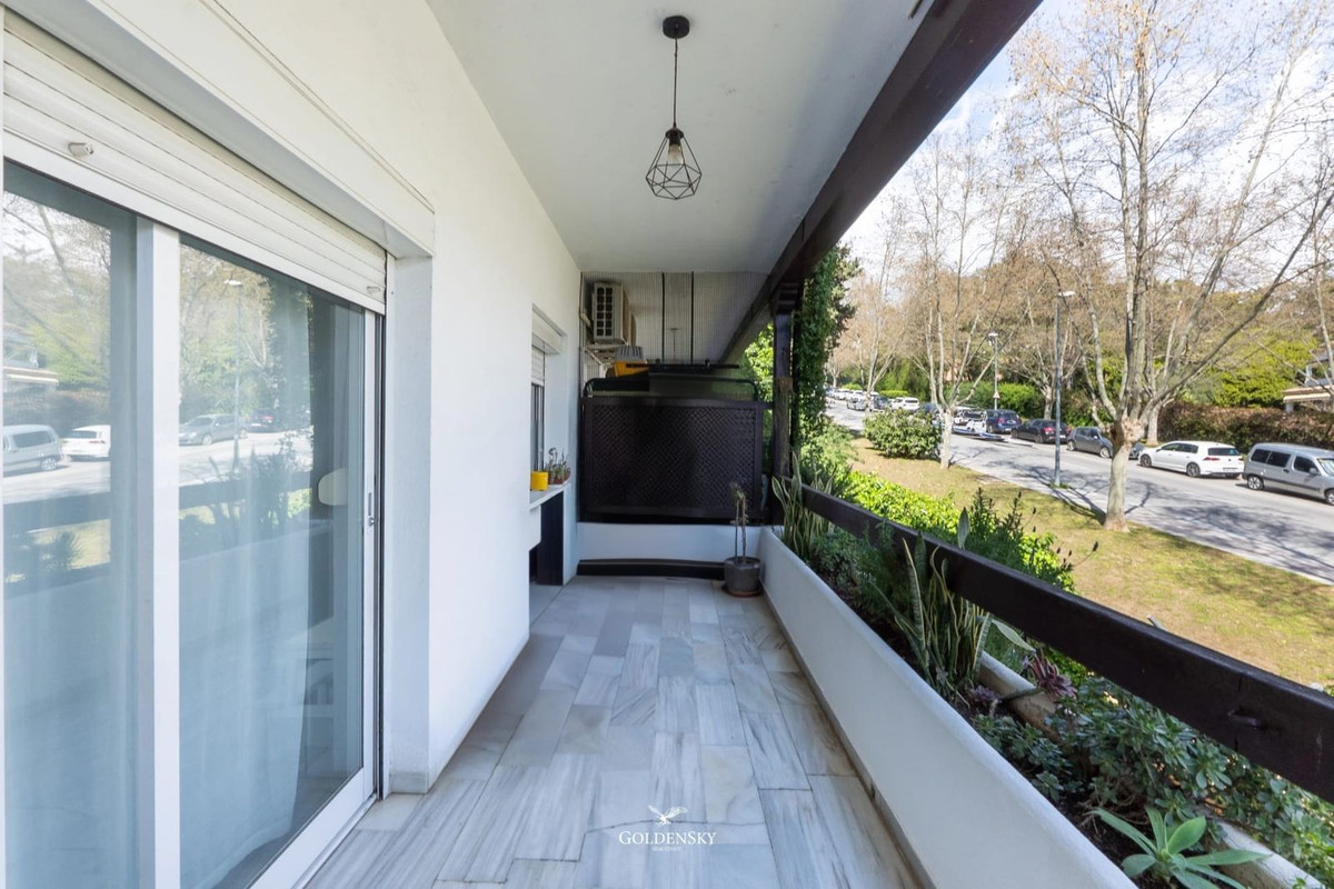 Se vende Apartamento Planta Media de 2 dormitorios en Costa Del Sol, Málaga, España