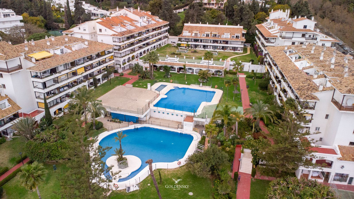 Se vende Apartamento Planta Media de 2 dormitorios en Costa Del Sol, Málaga, España